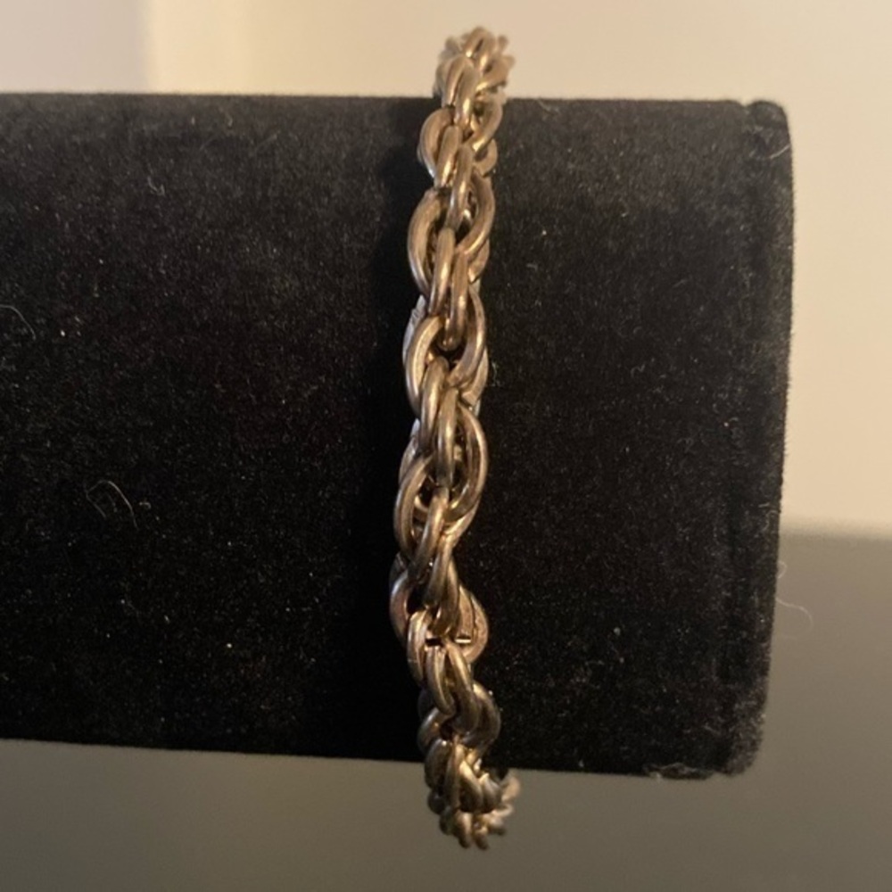 Gold tone bracelet